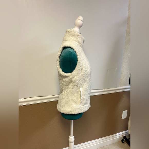 Patagonia Women’s Los Gatos Fleece Vest – Birch White – Size S - Picture 7 of 10